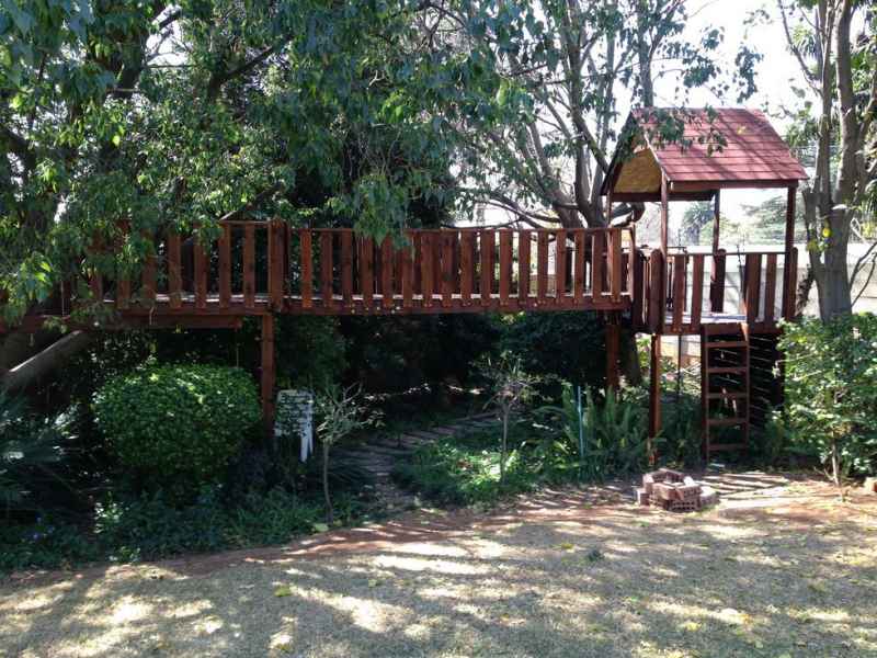 4 - Platform with Wooden Roof and a Steady Bridge connected to another platform.