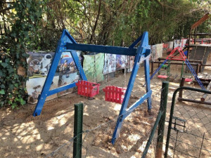 Freestanding Items Swing Design 05