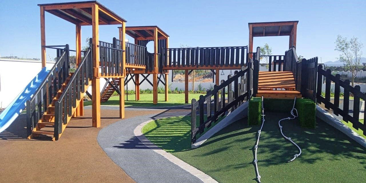 new19 BCW Play Structures- Jungle Gyms, Playhouses, Treehouses